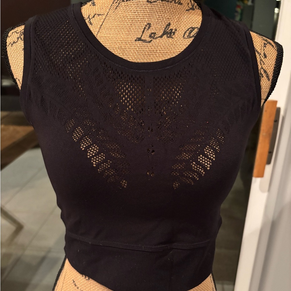 Athleta small Black Sleeveless Mesh crop Top, stretch